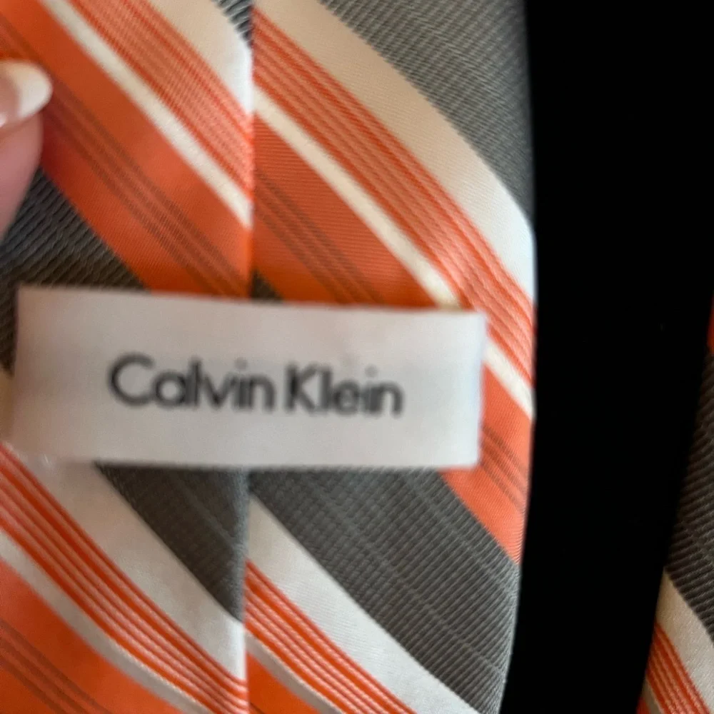 Calvin Klein Tie 100% Silk Men's Stripe Necktie